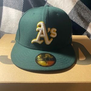 Men's Oakland Athletics New Era Green Fitted!